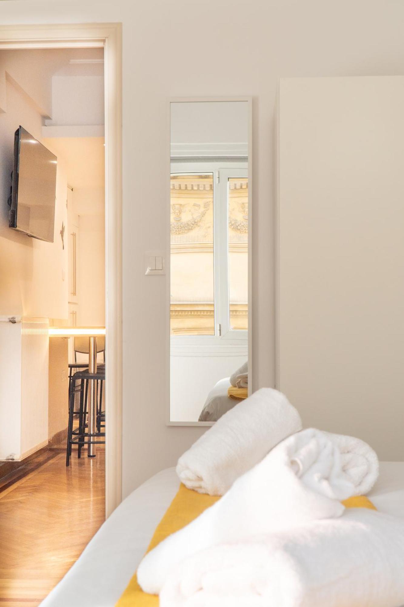Syntagma Square, 100Sqm Luxurious Family Apt Атина Екстериор снимка